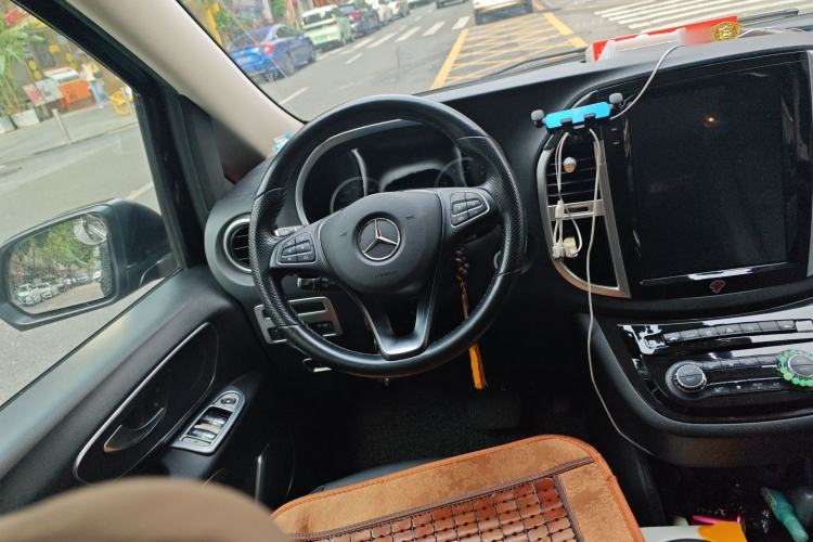 Used Mercedes-Benz Vito 2020 2.0T Business Version 7 Seats Steering Wheel