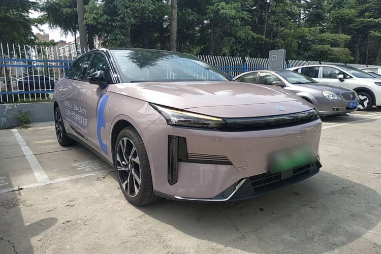 Used Geely Galaxy L6 2024 125km Creative Edition
