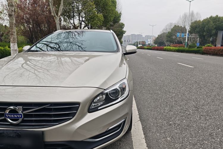 Used Volvo V60 2016 T5 Zhiyi Edition