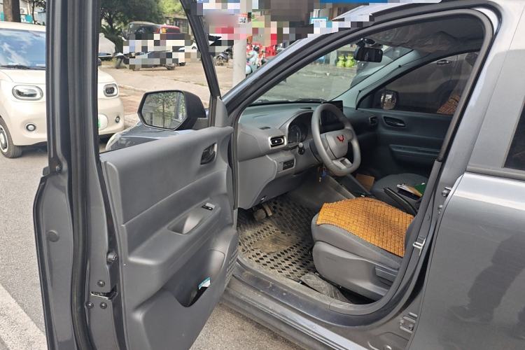 Used Wuling Hongguang New Energy 2024 All-Electric Model 300KM Standard Version
