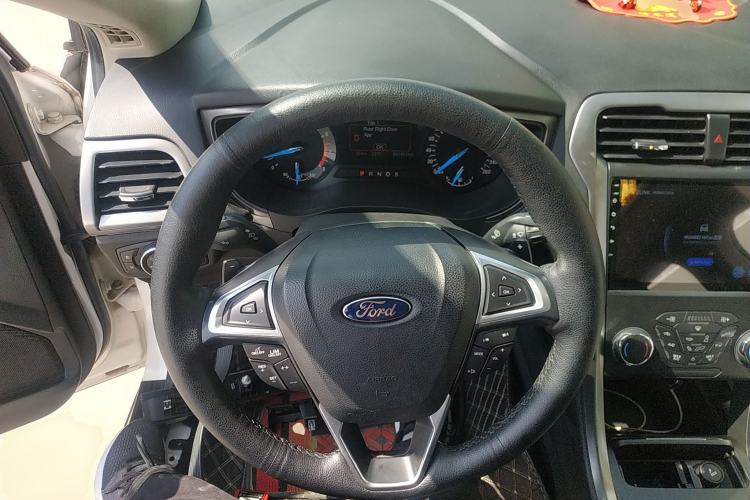 Used Ford Mondeo 2017 EcoBoost 180 Stylish Model Steering Wheel