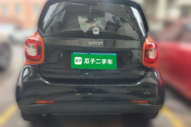 Used smart fortwo 2015 1.0L 52 kW hardtop Dynamic version
