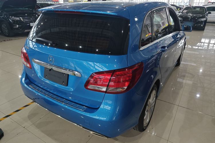 Used Mercedes-Benz B-Class 2015 B 200 Sport Edition Rear Right 45 Deg