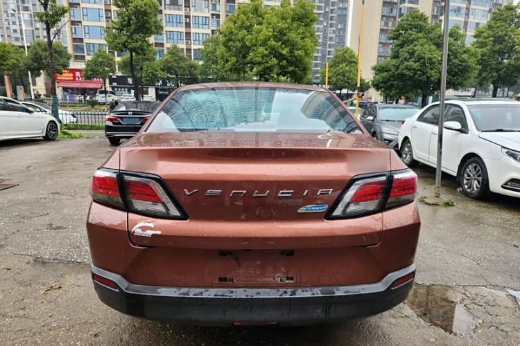 Used Venucia D60 2018 1.6L CVT Smart Connect Elite Edition