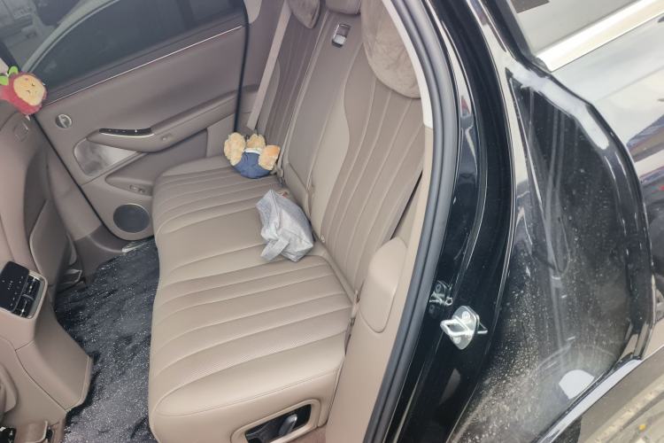 Used Hima AITO M7 2026 Model Range-Extending Max All-Wheel Drive 5-Seater Version Left Rear Seat