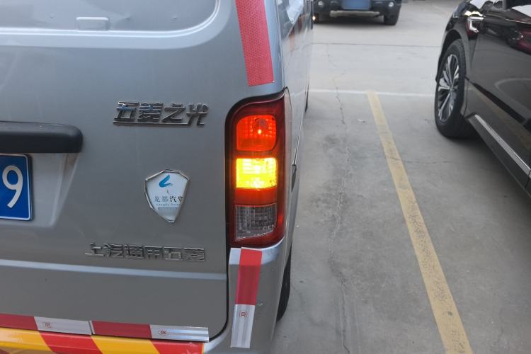 Used Wuling Zhiguang 2020 1.2L Van Utility Model China VI Emission Standard 2 Seats LSI