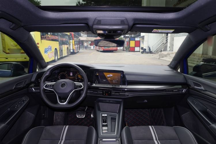 Used Volkswagen Golf 2021 280TSI DSG R-Line Interior 2