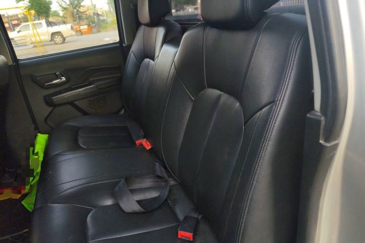 Used Great Wall Wingle 5 2017 2.0T European-spec Diesel Two-Wheel Drive Entry-Level Small Double-Cab GW4D20E