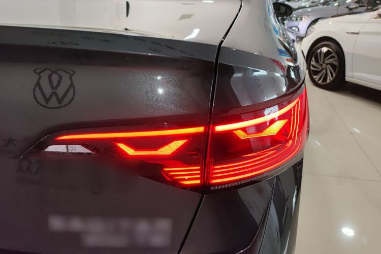 Used Volkswagen Sagitar 2025 300TSI DSG Excellence Edition Right Rear Taillight