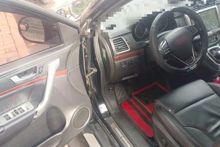 Used Haval H6 2013 Upgraded Model 1.5T Manual Two-Wheel Drive Prestige Version
