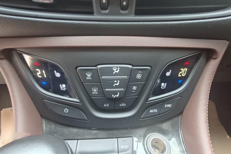 Used Buick Envision 2016 28T Four-Wheel Drive Luxury Model Audio And AC Panel