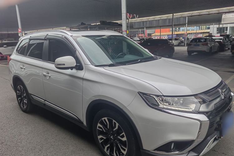 Used Mitsubishi Outlander 2020 2.0L Two-Wheel Drive Enjoyment Version 5 Seats Exterior 2