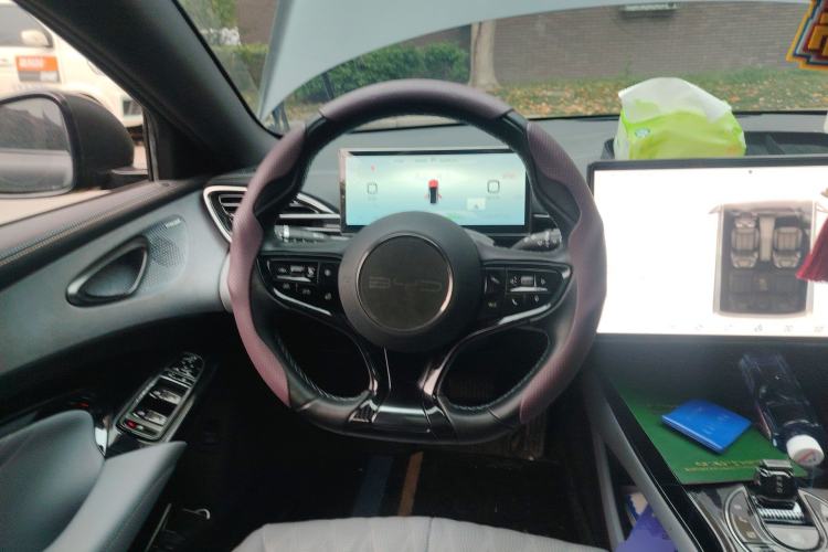 Used BYD Seal 2022 550 km Standard Range Rear-Wheel Drive Prestige Version Steering Wheel