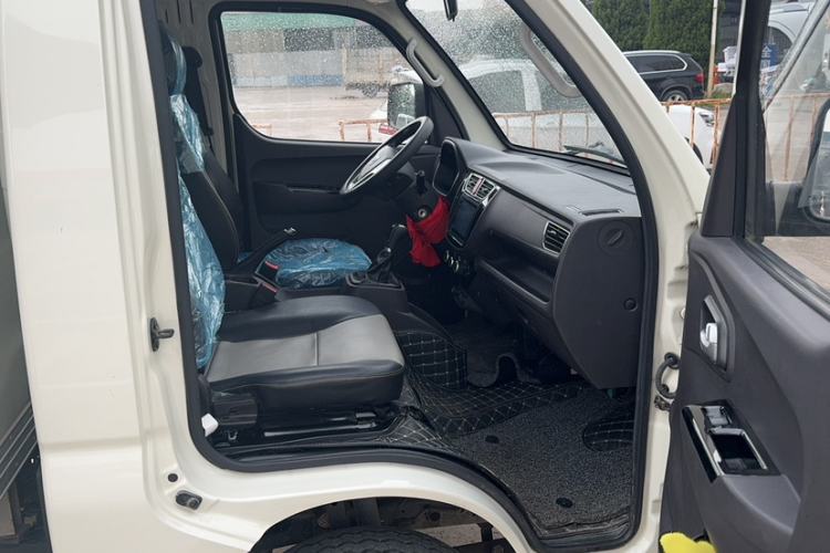 Used Foton Xiangling M 2018 1.5L M2 Non-Load-bearing Double Rear Tires (Van-Type) DAM15L Interior 3