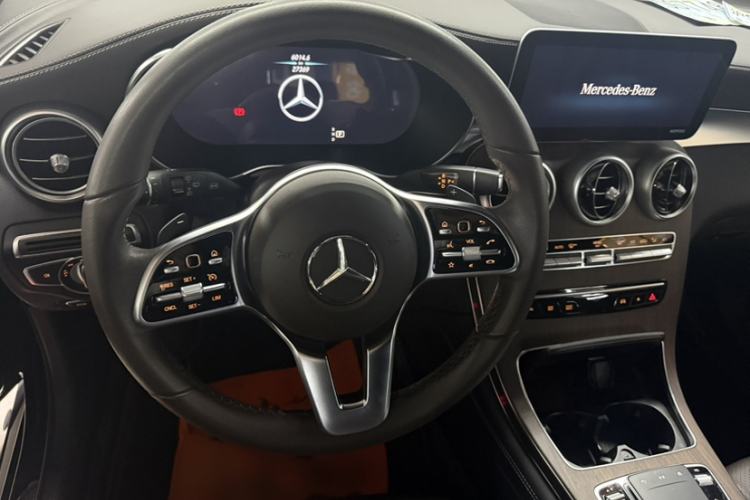 Used Mercedes-Benz GLC 2021 GLC 300 L 4MATIC Dynamic Model Steering Wheel