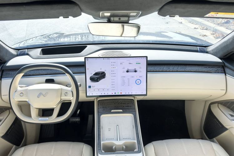 Used ONVO Luxeed L90 2025 Model—Ultra Six-Seater Version
