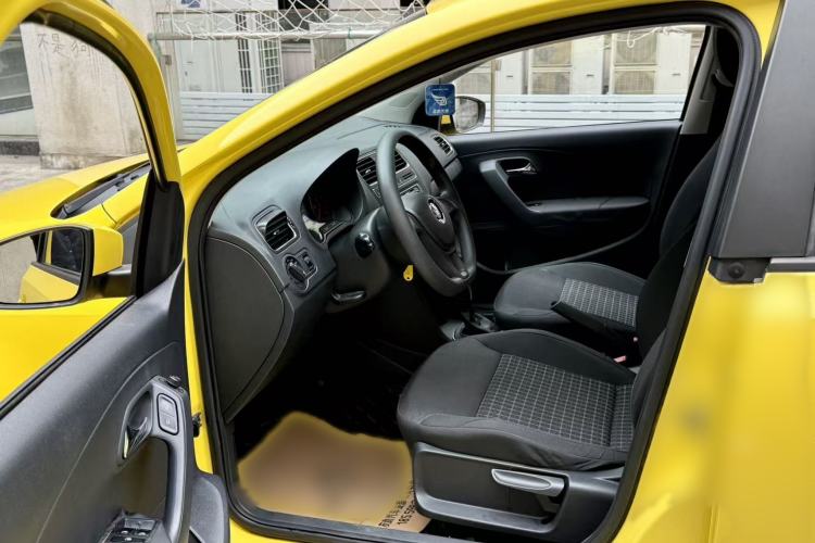 Used Volkswagen Polo 2014 1.6L Automatic Comfort Edition
