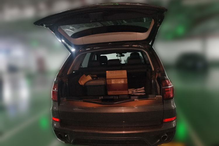 Used BMW X5 2013 xDrive35i Leading Model Trunk