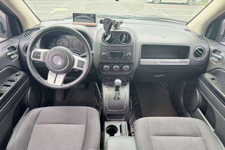 Used Jeep Compass 2014 2.4L four-wheel drive sport version