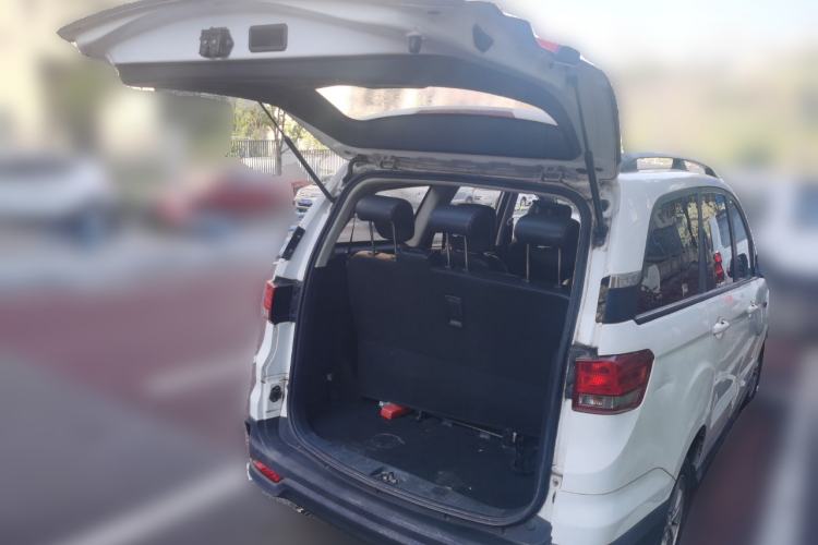 Used HYOSOW H3 2017 1.5L Manual Comfort Sunroof Version
