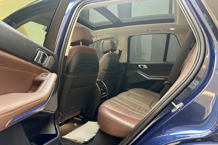 Used BMW X5 2019 xDrive40i Luxury Model with M Sport Package
