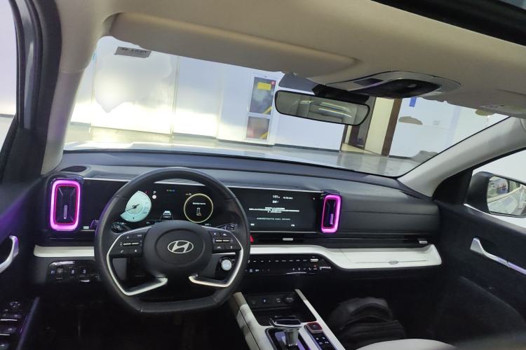 Used Hyundai ix35 2023 Musso 2.0L Flagship Edition TOP Center Console