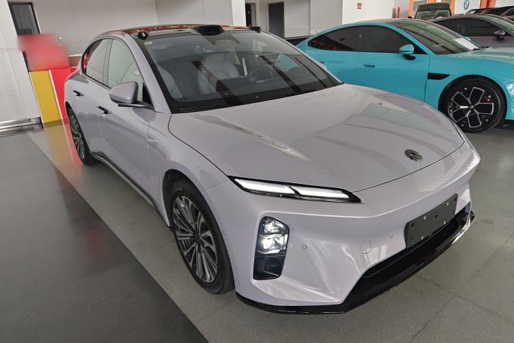 Used Nio ET5 2025 100 kWh Front Right 45 Deg