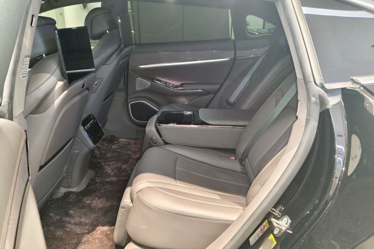 Used Denza Z9 2024 1100 km All-Wheel-Drive Ultra Version