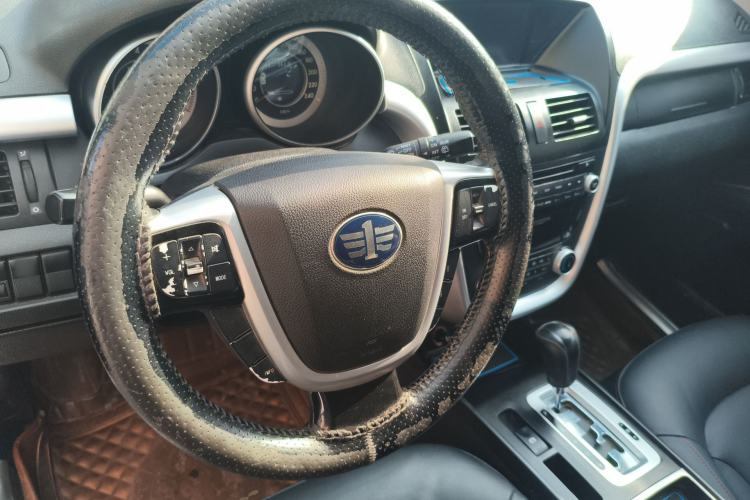 Used Bestune X80 2013 2.0L automatic luxury version