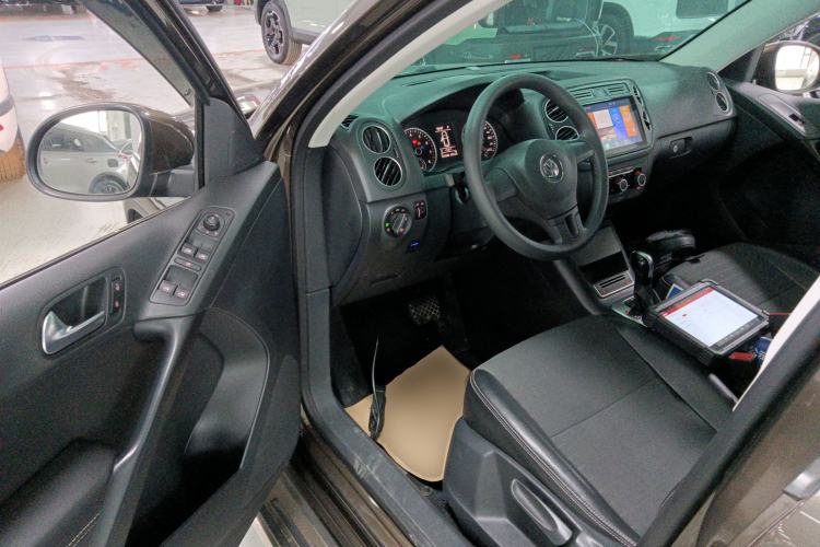 Used Volkswagen Tiguan L 2016 300TSI Automatic Two-Wheel Drive Trend Edition