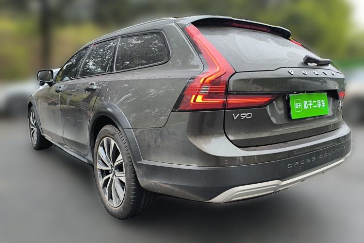 Used Volvo V90 2021 Cross Country B5 AWD Smart Range Edition