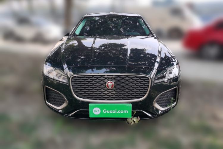 Used Jaguar XFL 2025 Model—2.0T P250, Two-Wheel Drive, Premium Luxury Edition