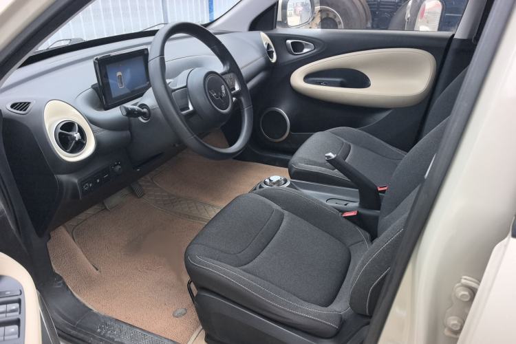 Used Wuling Bingo 2023 203km Light Edition Interior 1