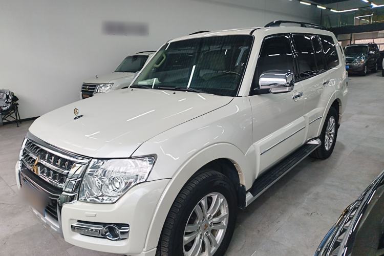 Used Mitsubishi Pajero 2018 V97 3.8L 5-Door GLS Sunroof – U.S. Specification
