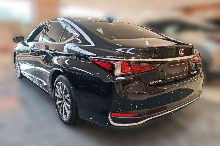 Used Lexus ES 2022 200 Excellence Edition
