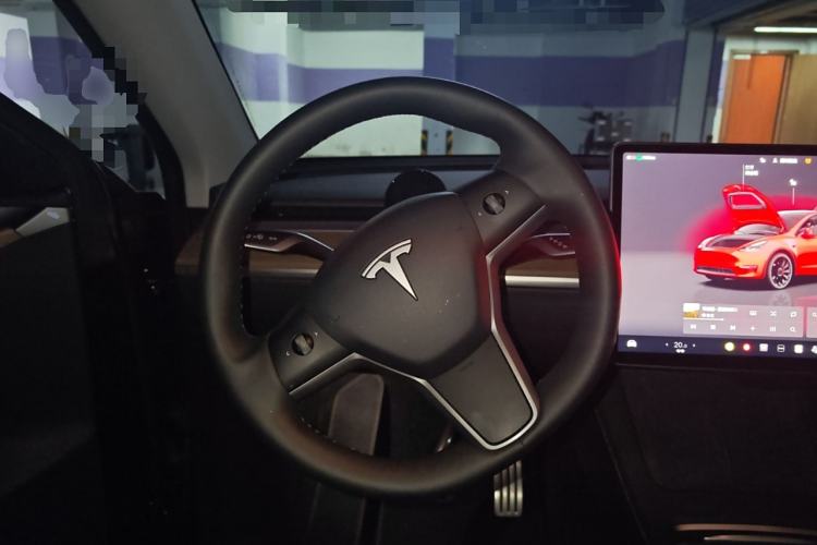 Used Tesla Model Y 2023 High-Performance All-Wheel-Drive Version
