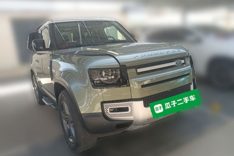 Used Land Rover Defender 2021 90 P400 Classic Reproduction Edition Front Right 45 Deg