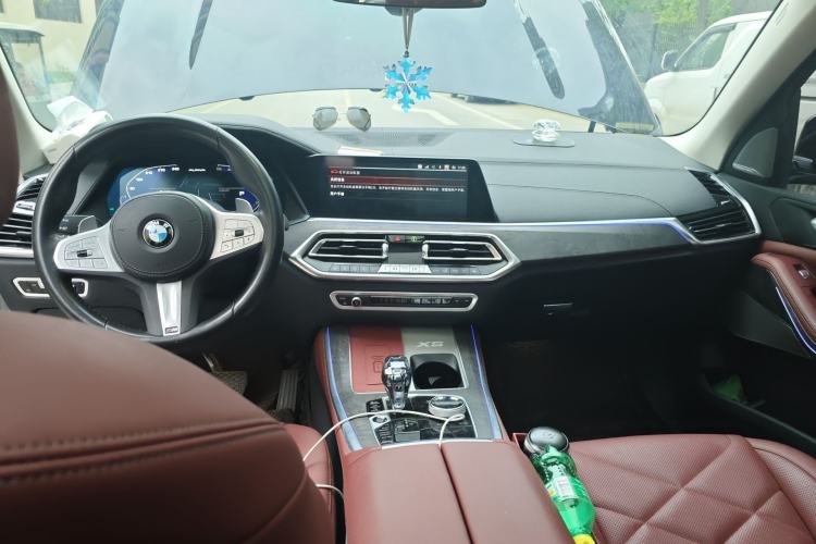 Used BMW X5 2022 xDrive 30Li Luxury M Sport Package Center Console