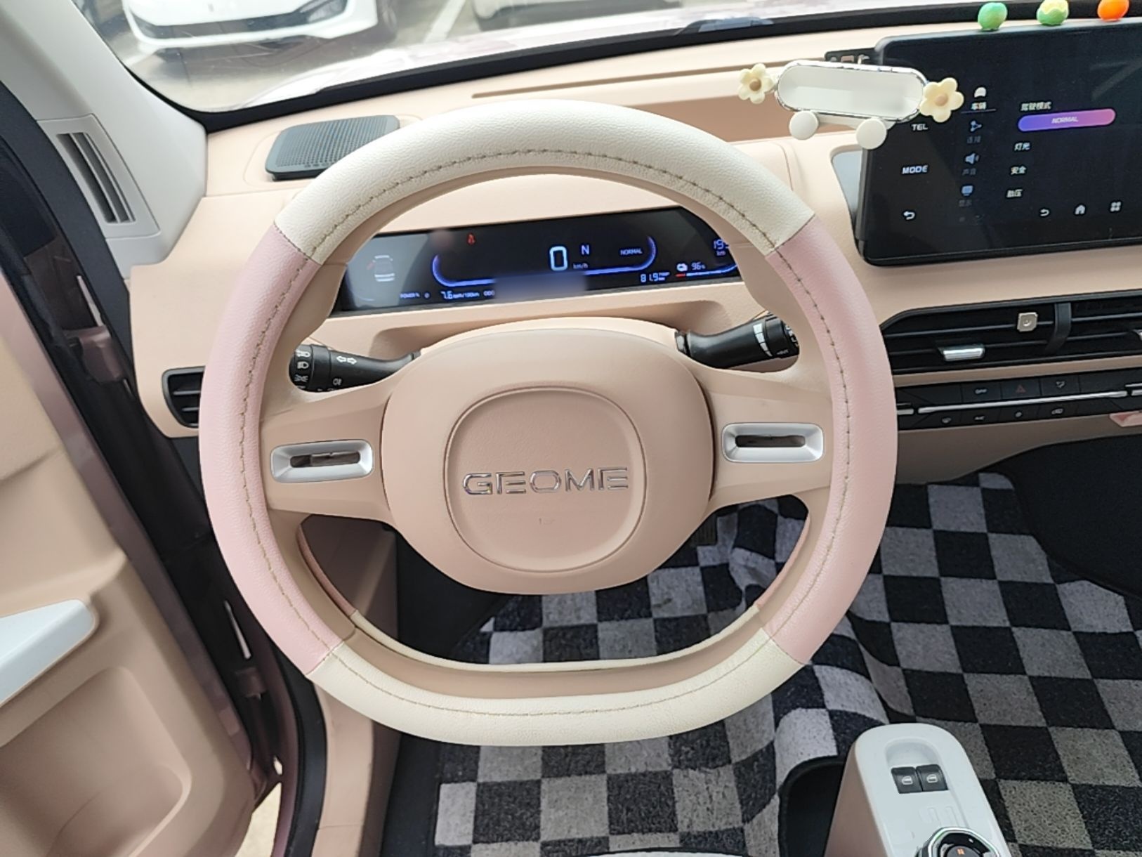 Geely Galaxy Panda 2023 Panda Mini 200km Endurance Bear — снимка 13