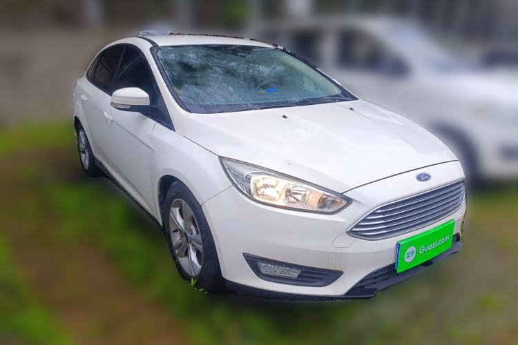 Used Ford Focus 2015 Sedan 1.6L Automatic Comfort Model Front Right 45 Deg