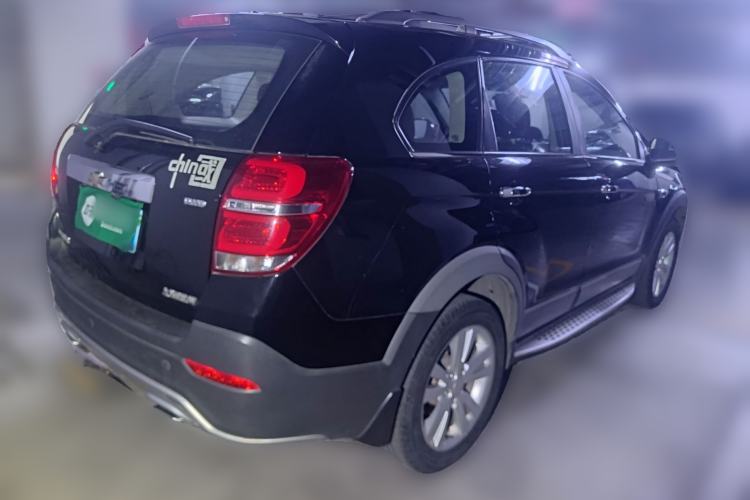 Used Chevrolet Captiva 2015 2.4L 4x4 Flagship Edition 7-Seater
