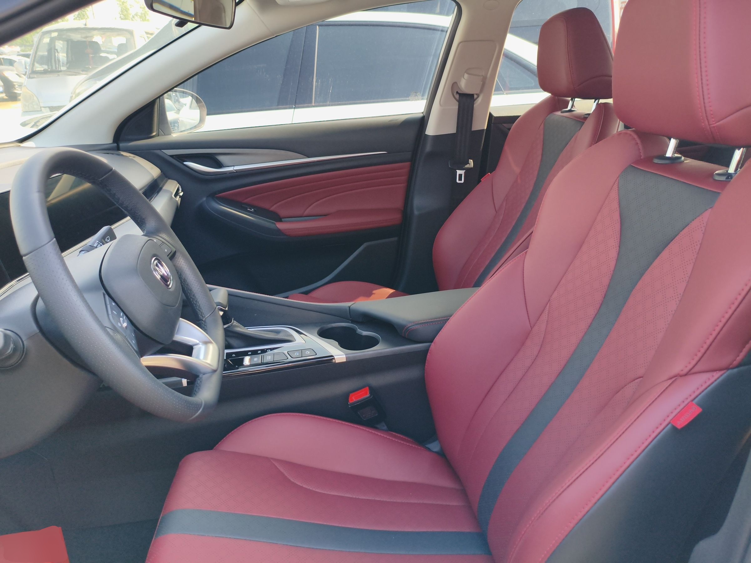 Переднее сиденье в автомобиле