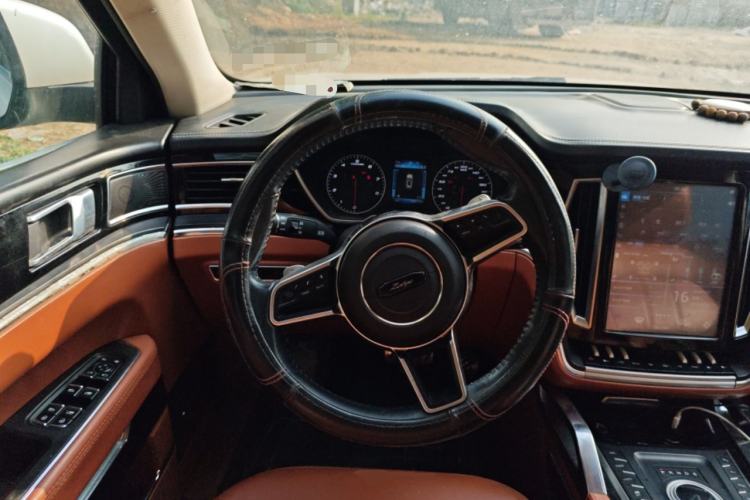 Used Zotye T700 2017 1.8T Dual-Clutch Luxury Model
