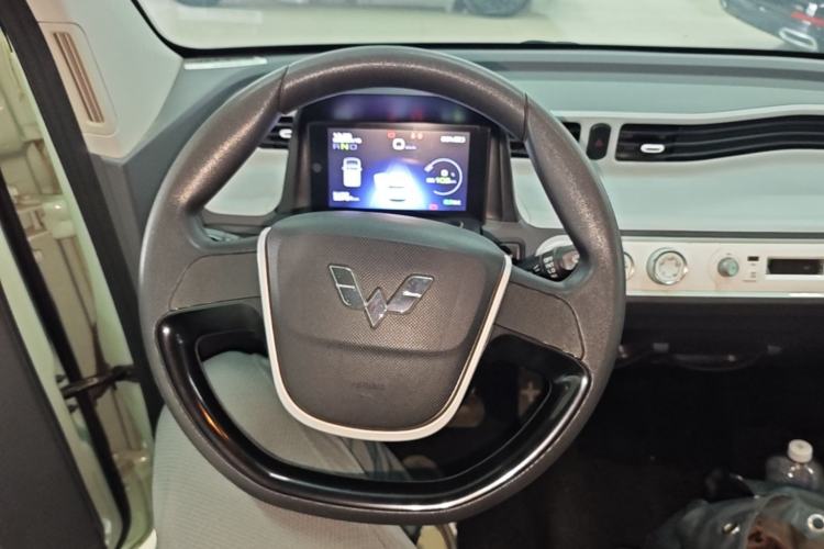 Used Wuling Hongguang MINIEV 2022 Macaron Premium Model – Lithium Iron Phosphate Steering Wheel