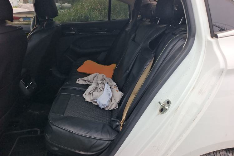 Used Roewe i5 2021 1.5L CVT Platinum Edition