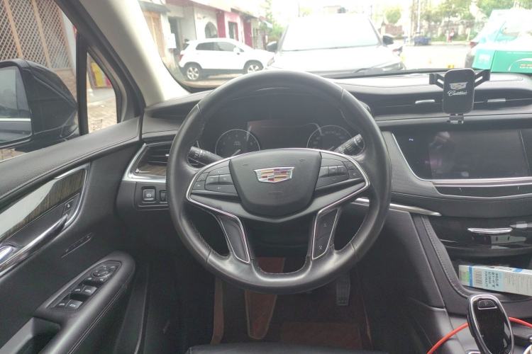 Used Cadillac XT5 2018 25T Luxury Model