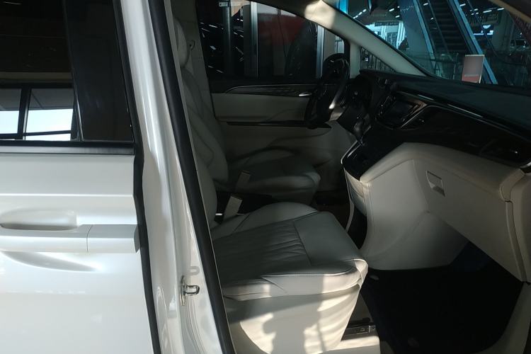 Used Buick GL8 2017 ES 28T Comfort Model China V Standard