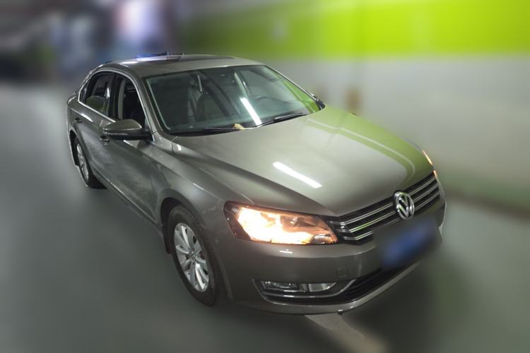 Used Volkswagen Passat 2014 1.8TSI DSG Prestige Edition Front Right 45 Deg