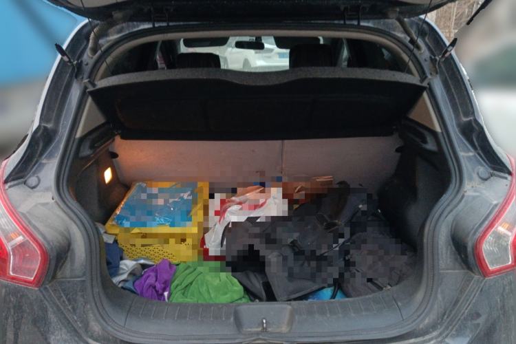 Used Nissan Tiida 2011 1.6L Manual Comfort Edition Trunk