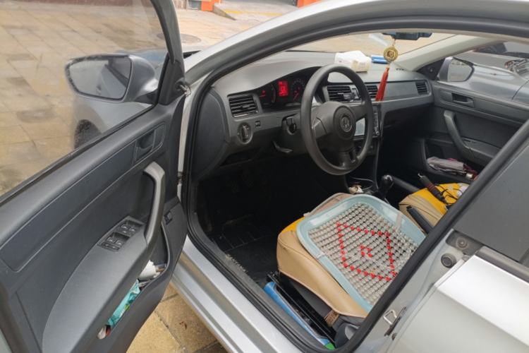 Used Volkswagen Santana 2015 1.4L Manual Fashion Edition
